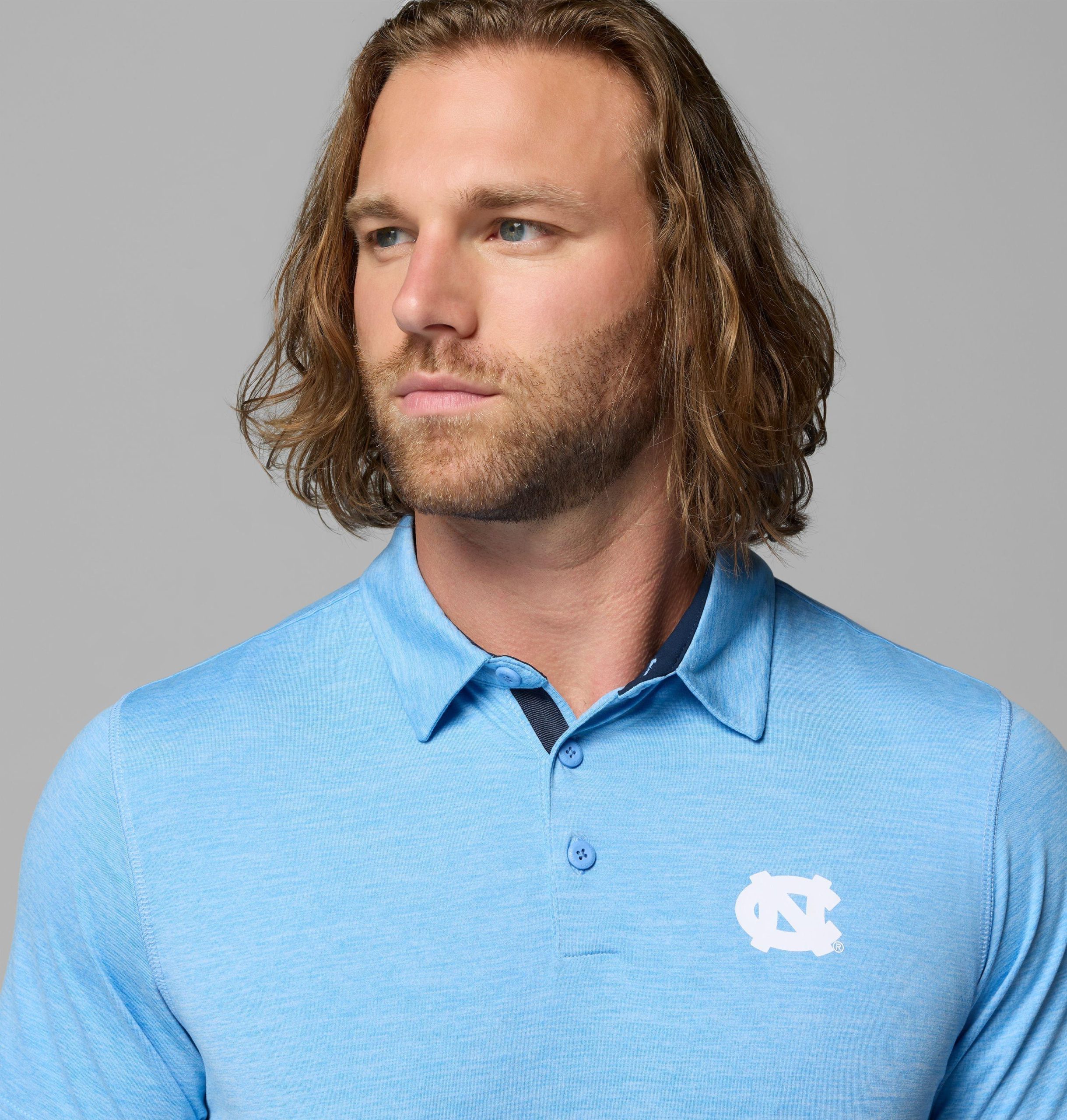 herre collegiate tech trail polo – nord-carolina