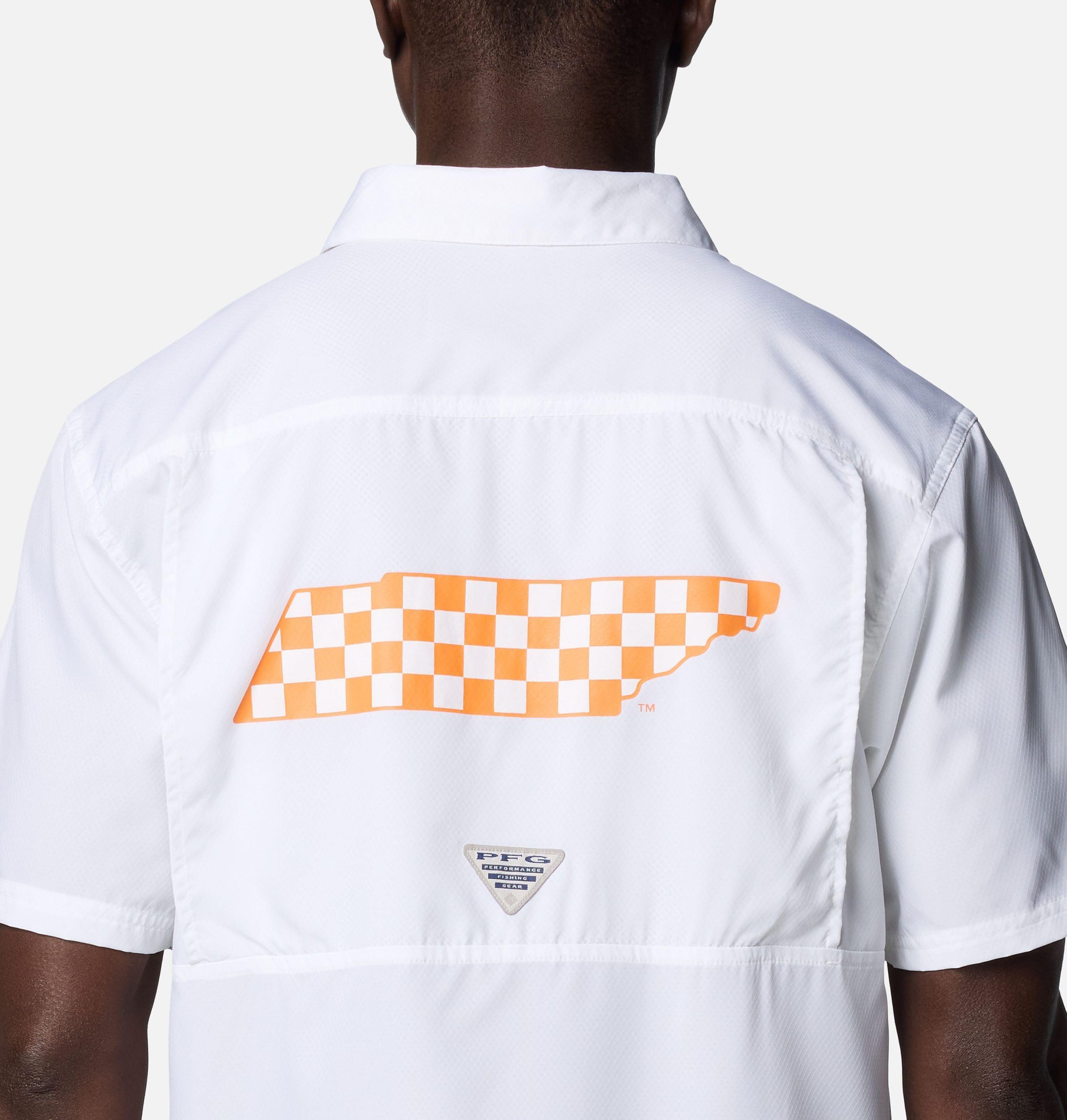 herre collegiate pfg slack tide camp-skjorte – tennessee