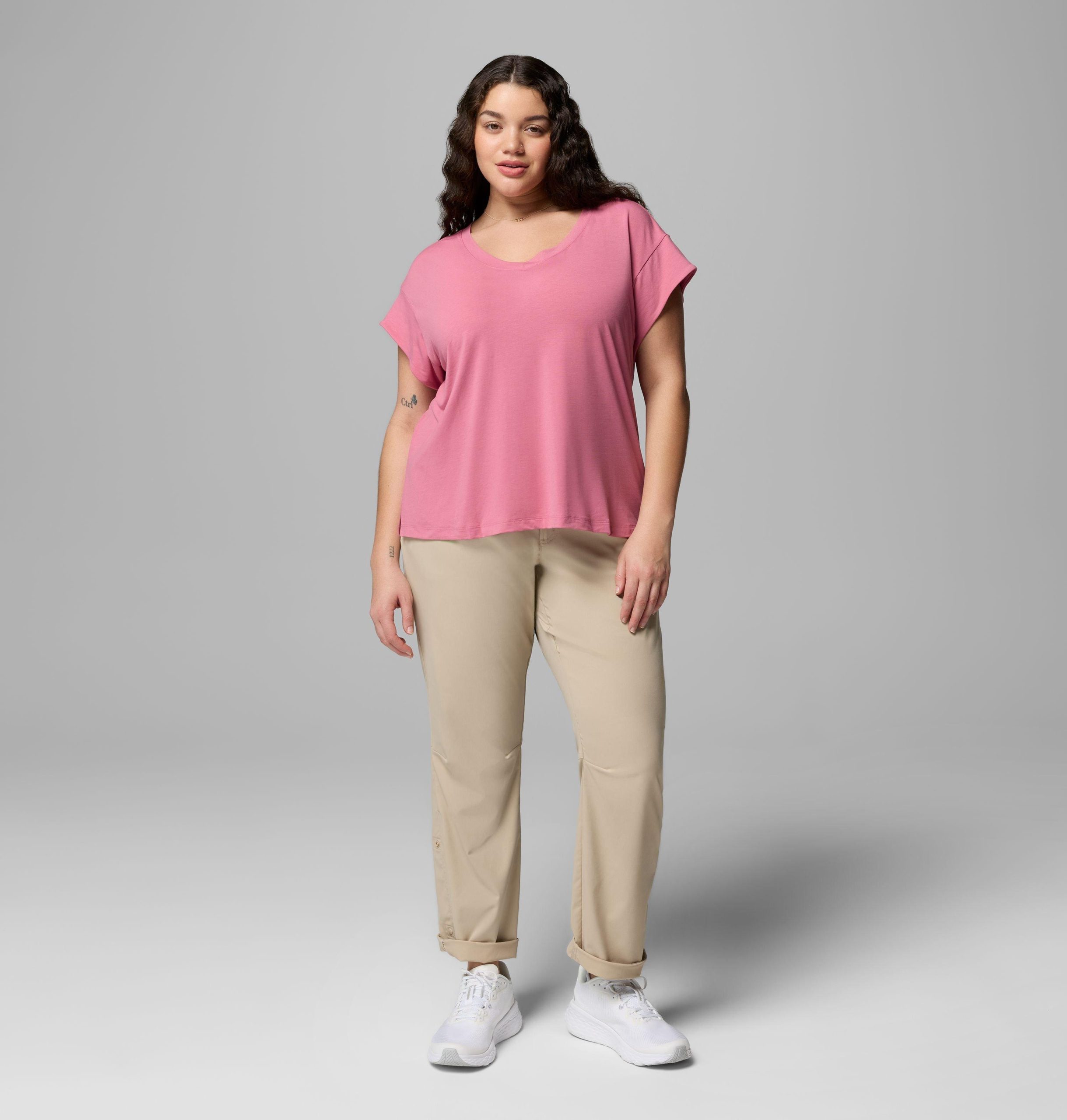 dame daniela falls v-hals kortermet t-skjorte – plus size