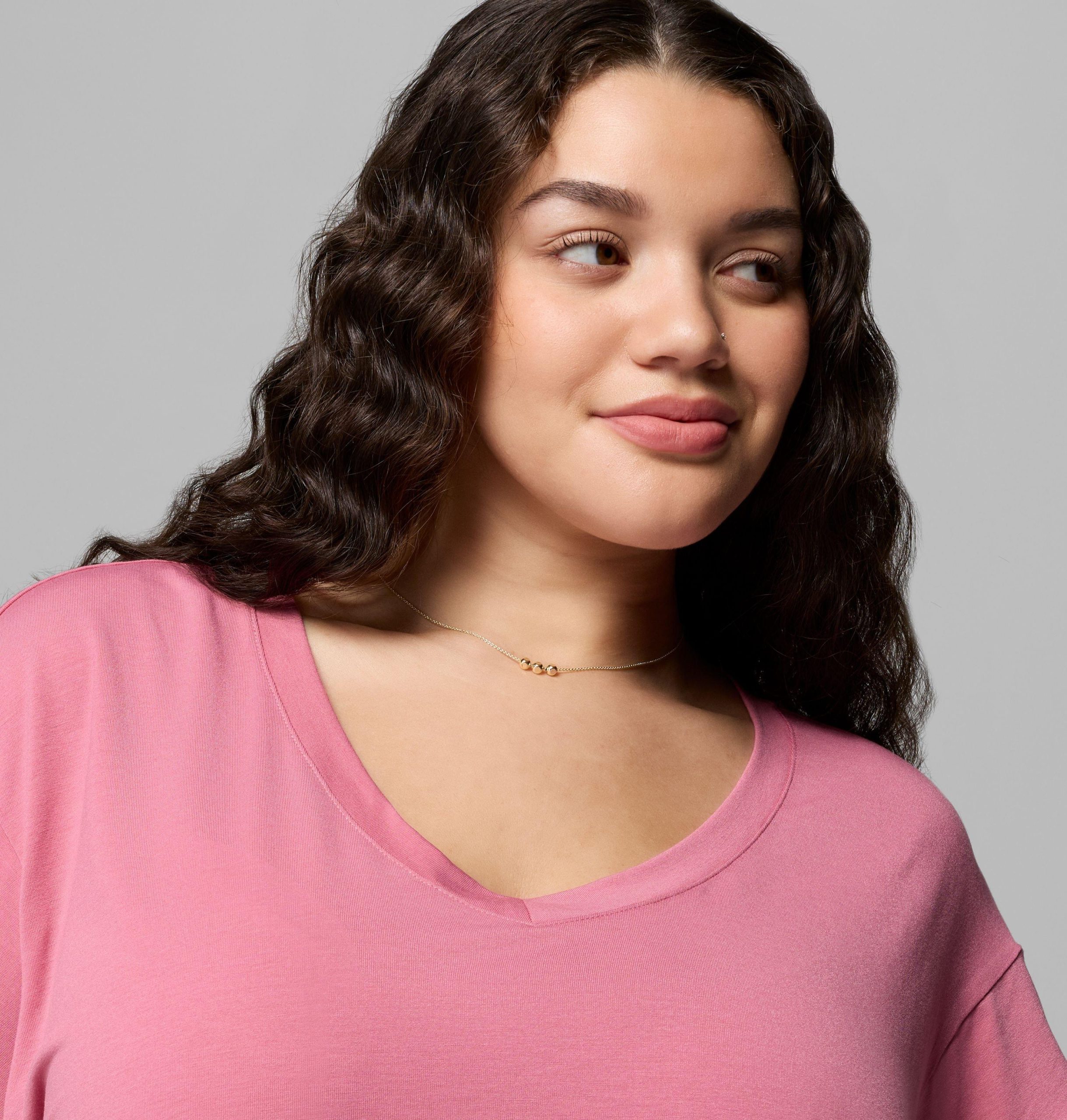 dame daniela falls v-hals kortermet t-skjorte – plus size