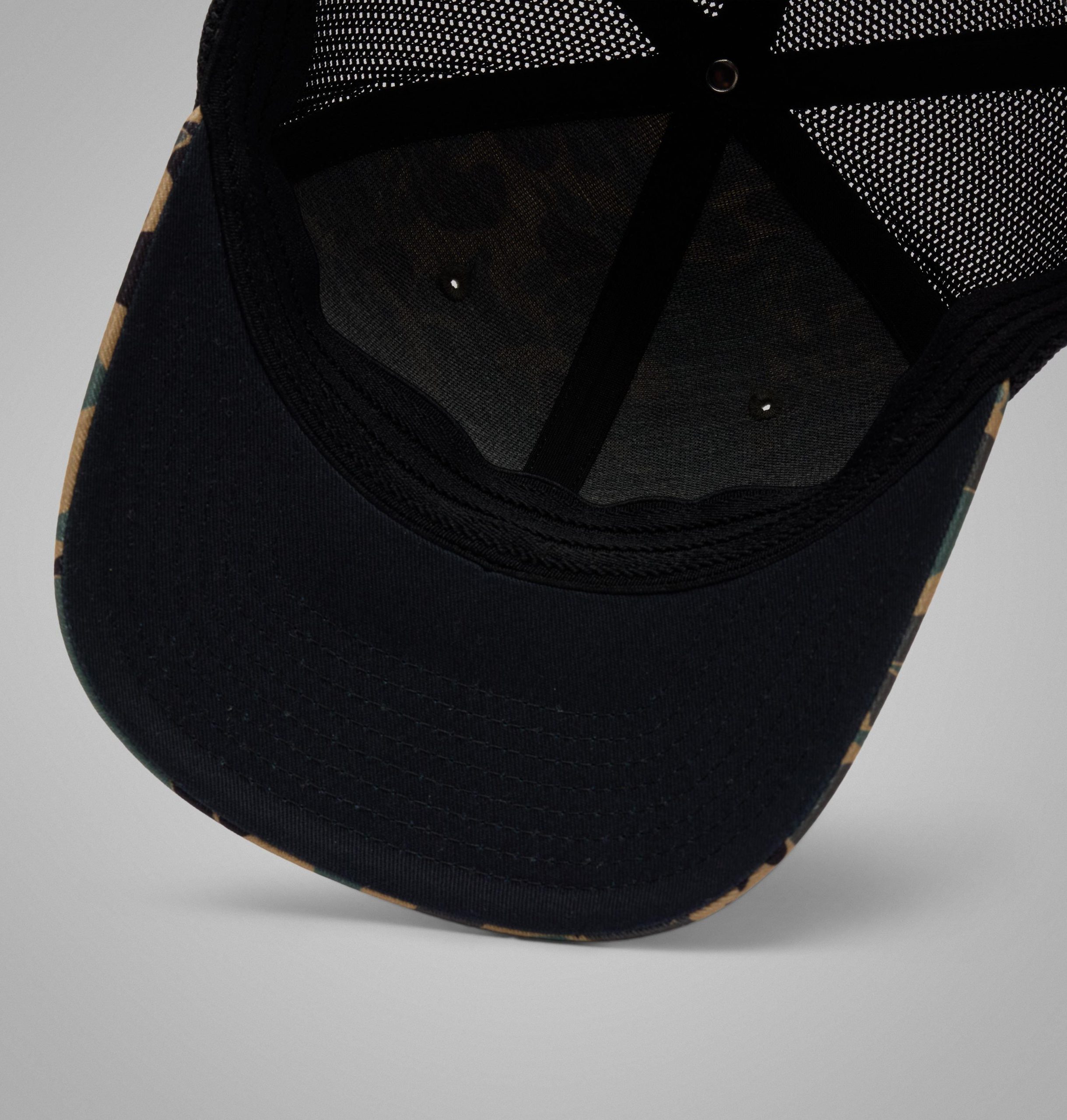 collegiate phg camo mesh ball cap – michigan