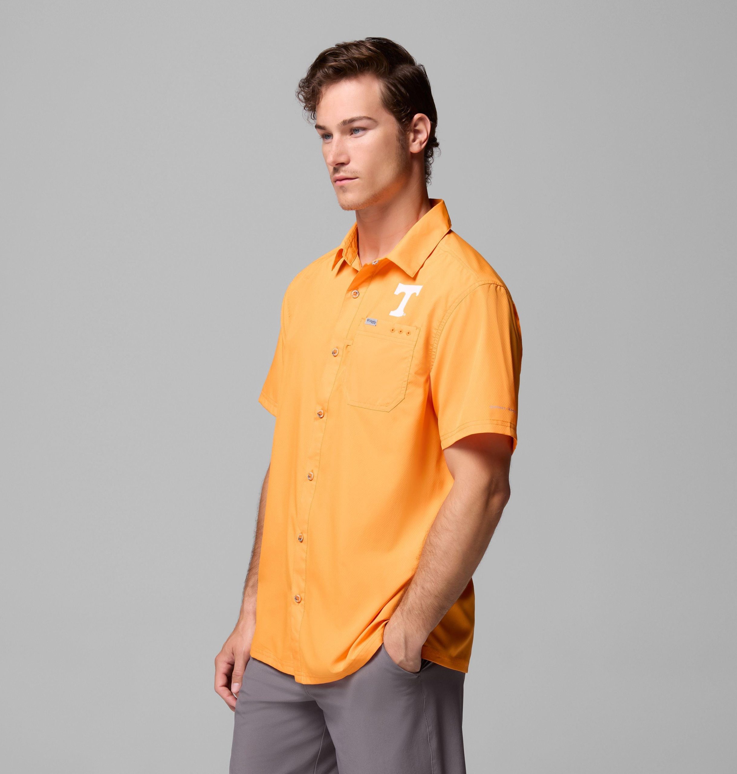 herre collegiate pfg slack tide camp-skjorte – tennessee