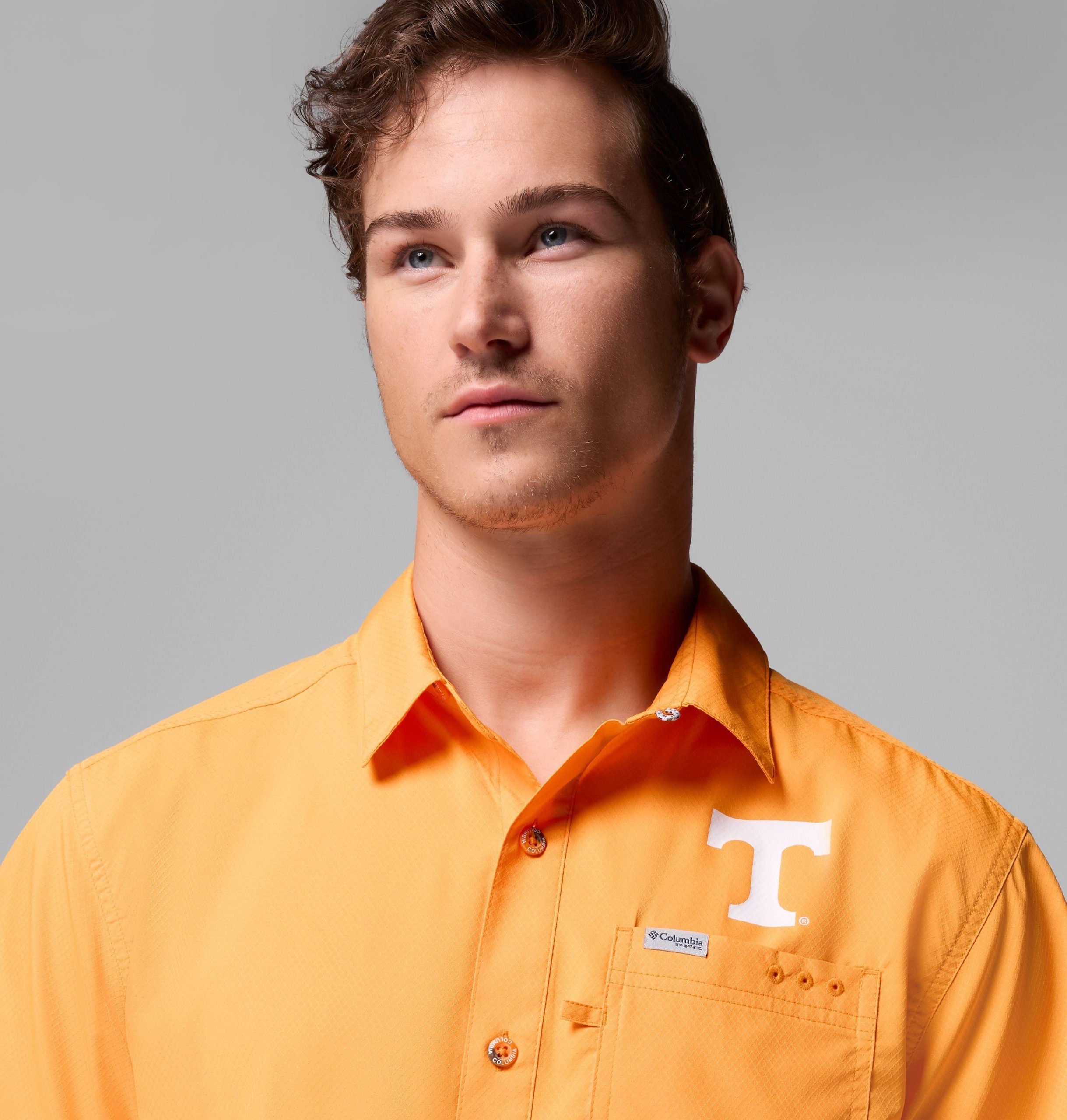 herre collegiate pfg slack tide camp-skjorte – tennessee