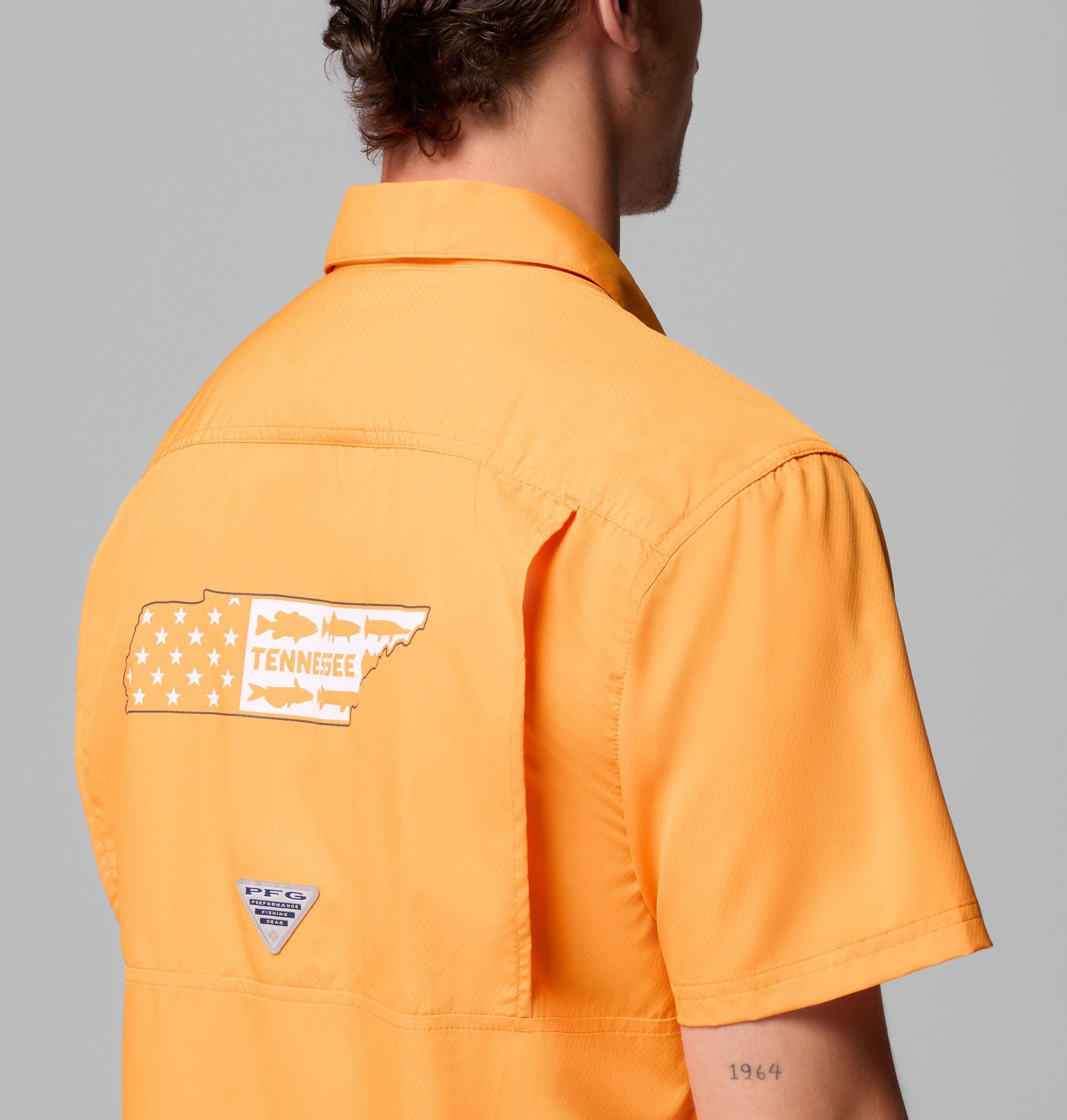 herre collegiate pfg slack tide camp-skjorte – tennessee
